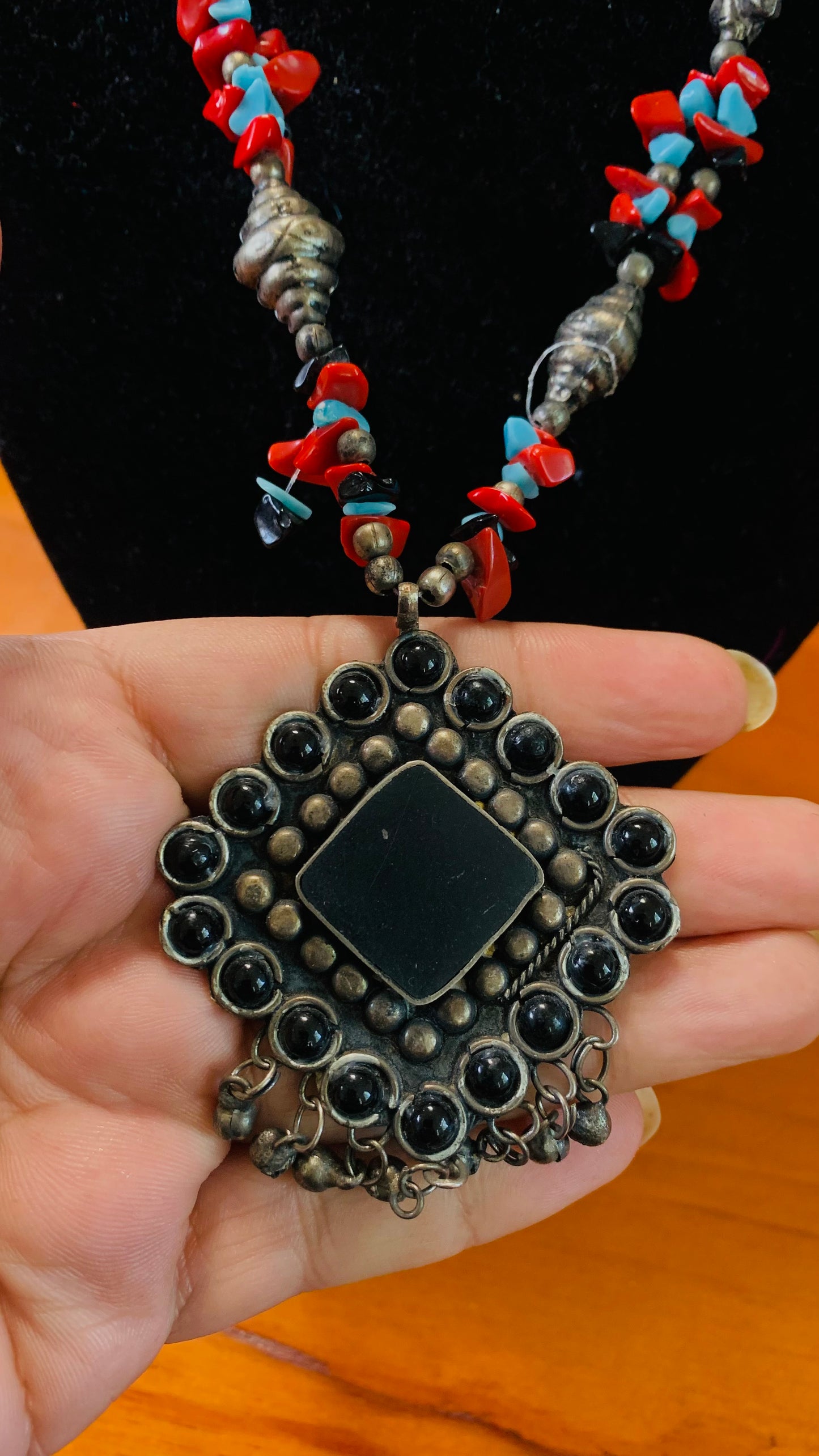 HANDCRAFTED TREMBLED STONE NECKLACE #A205