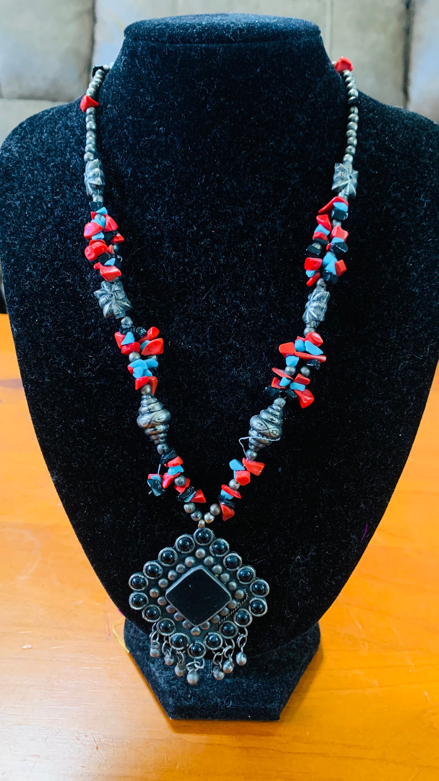 HANDCRAFTED TREMBLED STONE NECKLACE #A205