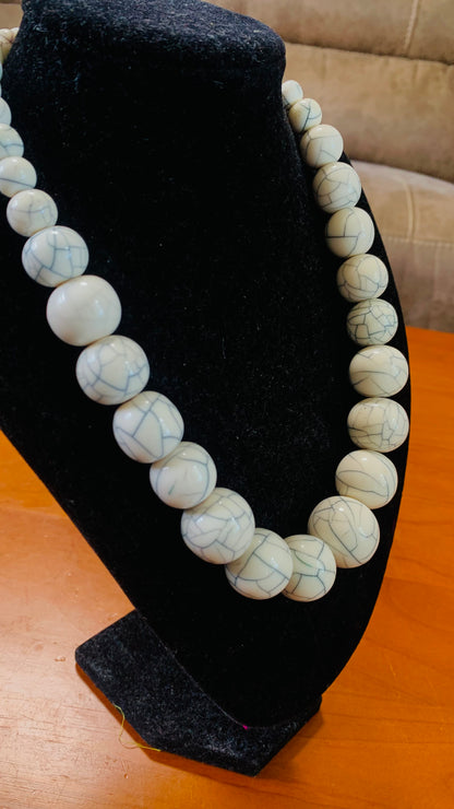 HANDCRAFTED BEADS NECKLACE #A204