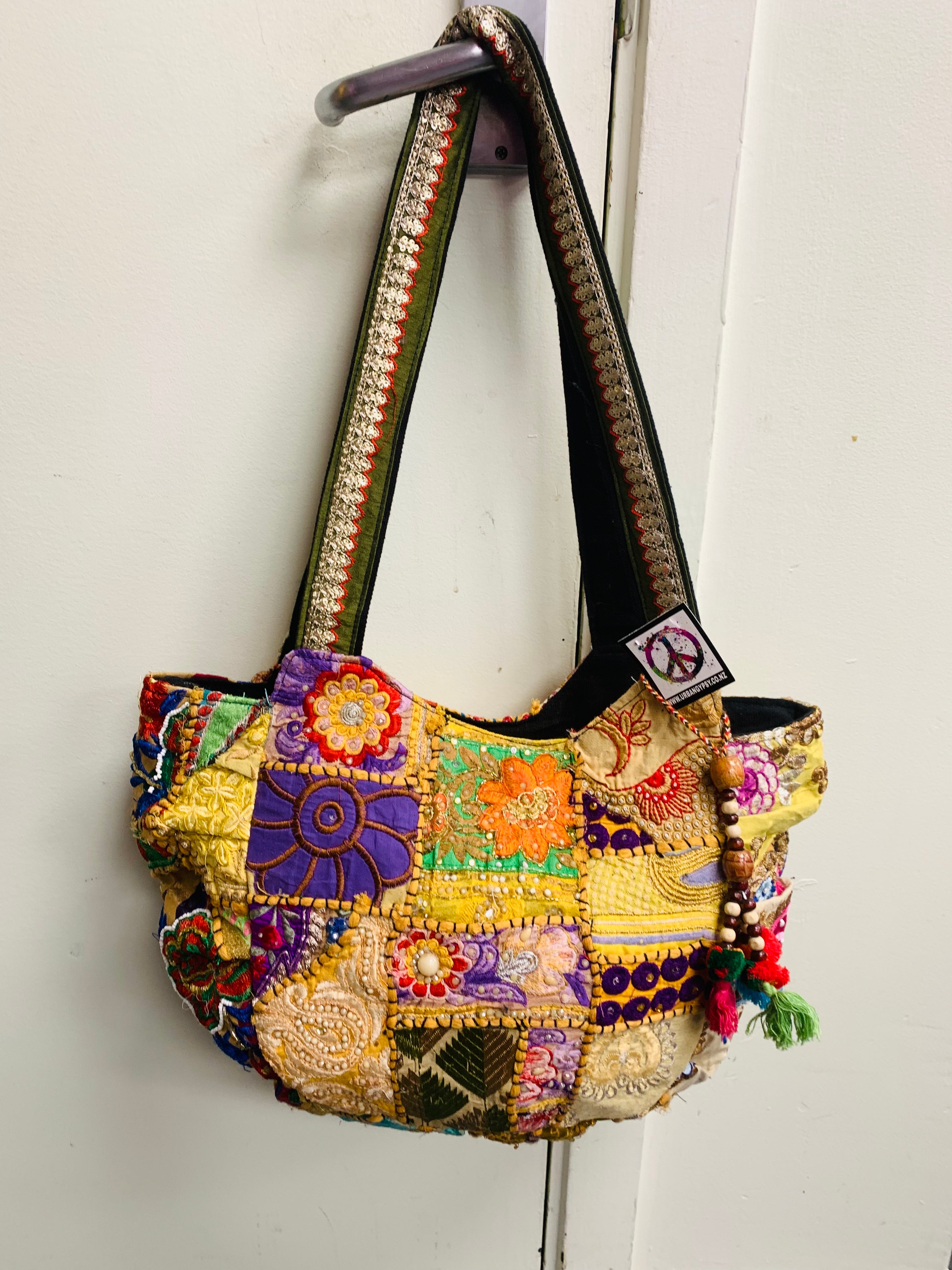 Amazing New Floral-Printed Hand Bag for Women FHB-128 | Online shopping in  Pakistan